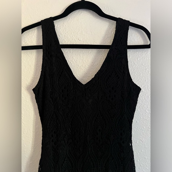 Size Small Papermoon Black Crochet Sleeveless Mini Dress Deep V - Picture 8 of 9